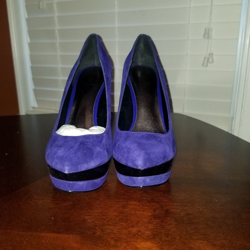 Shoes - Picture 2 of 3